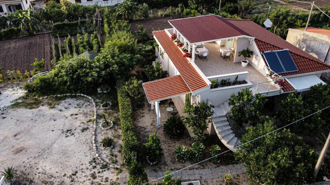 Michelino House Acomodação com café da manhã Parghelia Exterior foto