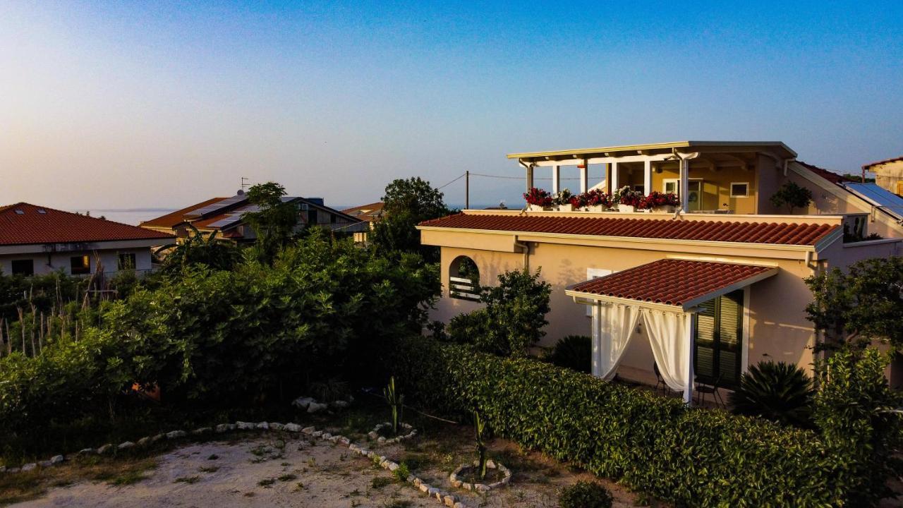 Michelino House Acomodação com café da manhã Parghelia Exterior foto