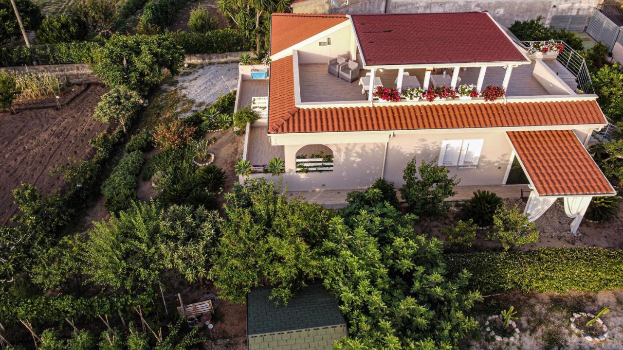 Michelino House Acomodação com café da manhã Parghelia Exterior foto