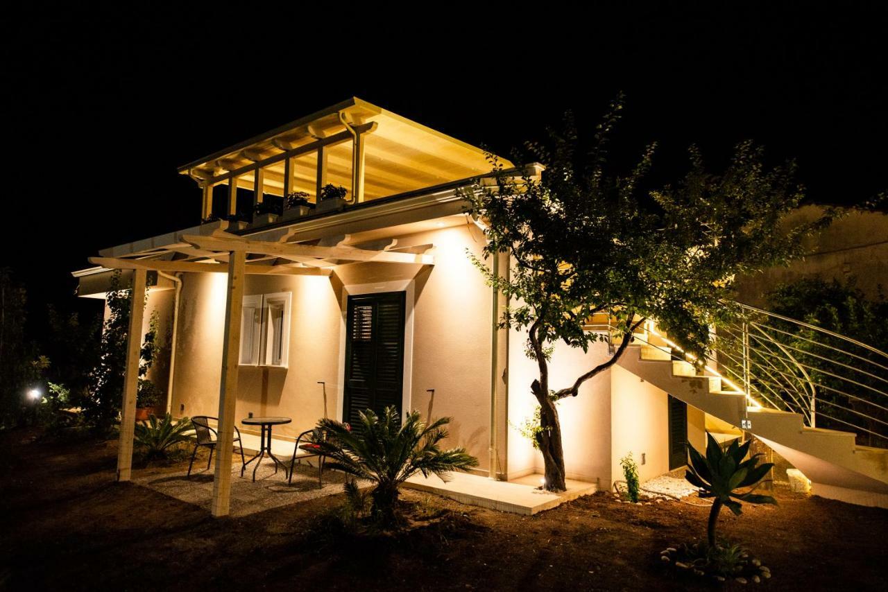 Michelino House Acomodação com café da manhã Parghelia Exterior foto